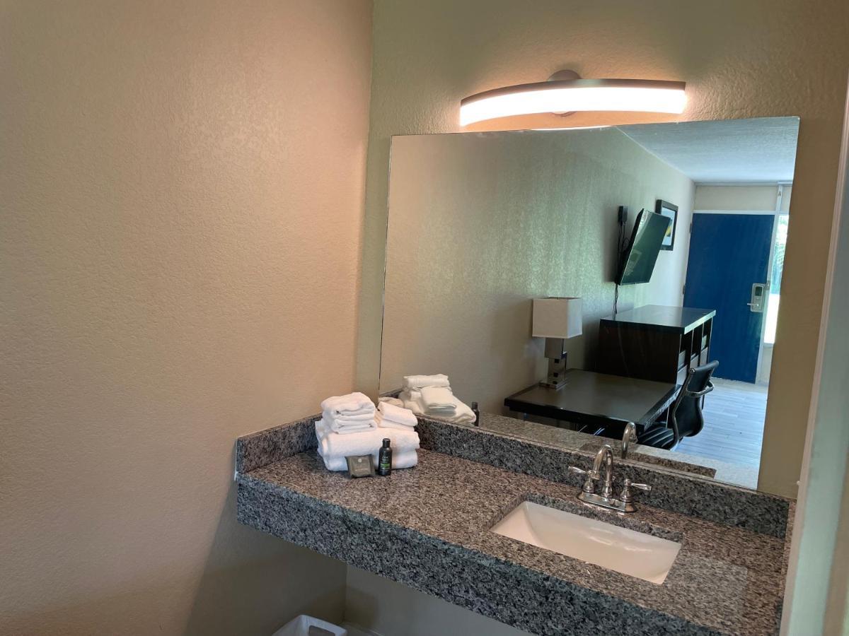 Econo Lodge Jennings 外观 照片